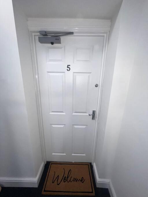 2 Bedroom Apartment With Balcony อ็อกซ์ฟอร์ด ภายนอก รูปภาพ